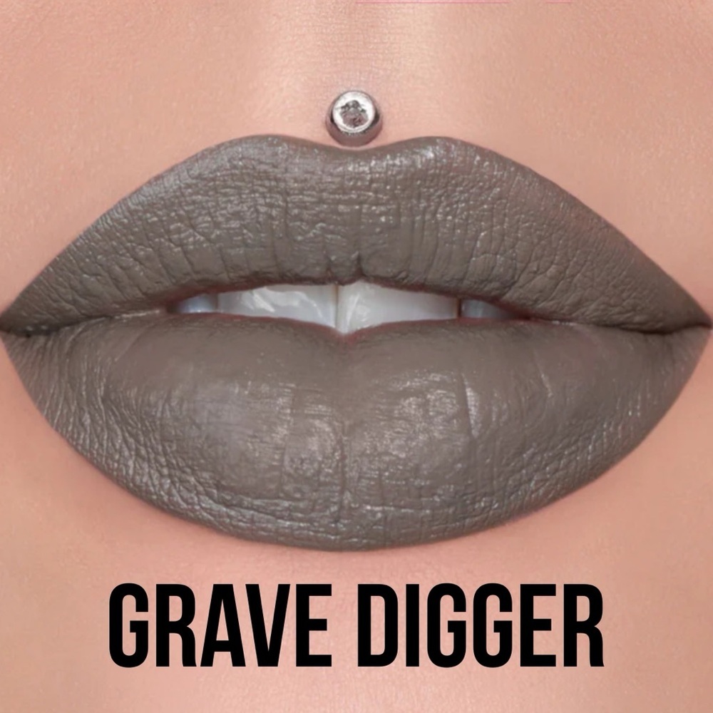 Jeffree Star Velvet Trap Grave Digger Lipstick